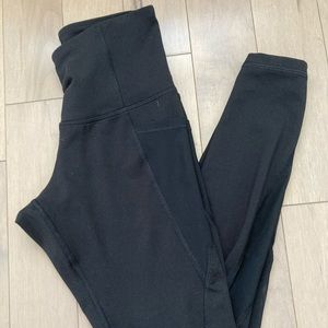 black mesh pocket leggings